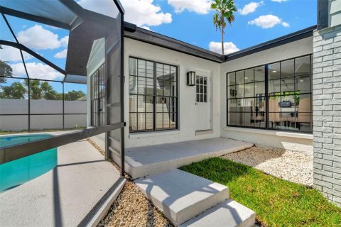 Villa ou maison à vendre à Tampa, Floride: 4 chambres, 212.75 m2 № 2149212 - photo 10