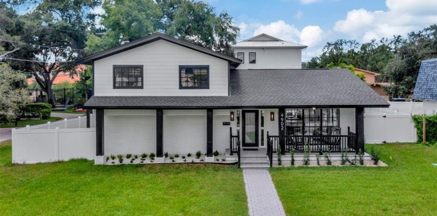 Villa ou maison à Tampa, Floride 4 chambres, 212.75 m2 № 2149212