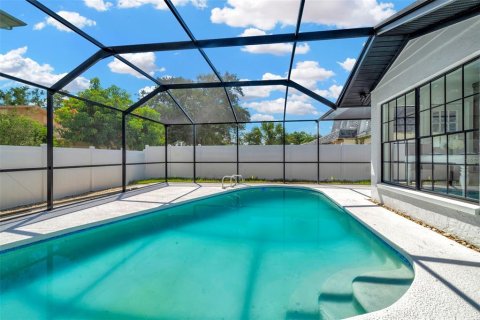 Villa ou maison à vendre à Tampa, Floride: 4 chambres, 212.75 m2 № 2149212 - photo 12
