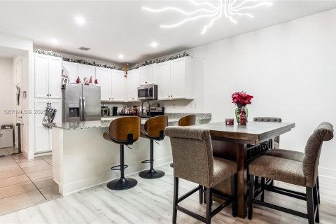Adosado en venta en Homestead, Florida, 3 dormitorios, 142.14 m2 № 1992381 - foto 12