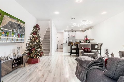 Adosado en venta en Homestead, Florida, 3 dormitorios, 142.14 m2 № 1992381 - foto 9