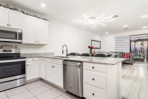 Adosado en venta en Homestead, Florida, 3 dormitorios, 142.14 m2 № 1992381 - foto 15