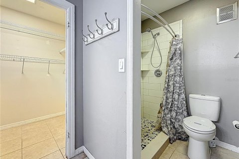 House in Temple Terrace, Florida 4 bedrooms, 203.27 sq.m. № 1795743 - photo 30