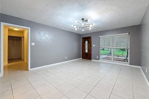 House in Temple Terrace, Florida 4 bedrooms, 203.27 sq.m. № 1795743 - photo 16