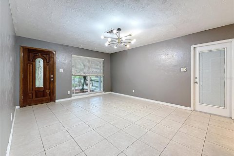 House in Temple Terrace, Florida 4 bedrooms, 203.27 sq.m. № 1795743 - photo 15