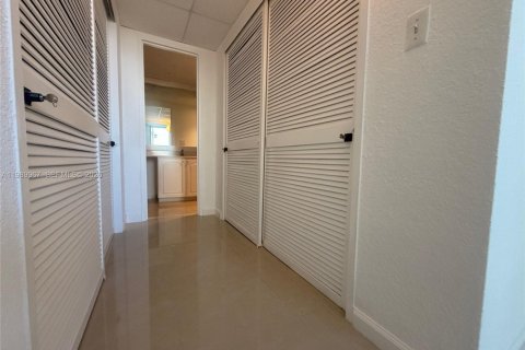 Condominio en alquiler en Hollywood, Florida, 1 dormitorio, 84.08 m2 № 2053067 - foto 21