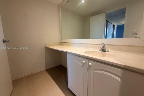 Condo in Hollywood, Florida, 1 bedroom  № 2053067 - photo 15