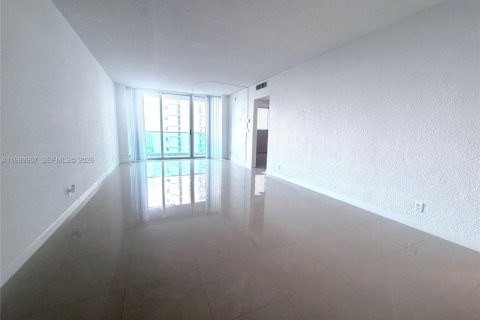 Condo in Hollywood, Florida, 1 bedroom  № 2053067 - photo 4