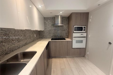 Condo in Hollywood, Florida, 1 bedroom  № 2053067 - photo 8