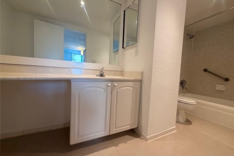 Condominio en alquiler en Hollywood, Florida, 1 dormitorio, 84.08 m2 № 2053067 - foto 23