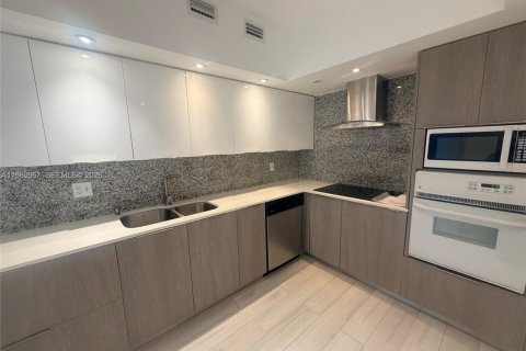 Condo in Hollywood, Florida, 1 bedroom  № 2053067 - photo 9