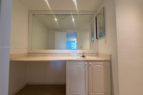 Condominio en alquiler en Hollywood, Florida, 1 dormitorio, 84.08 m2 № 2053067 - foto 22