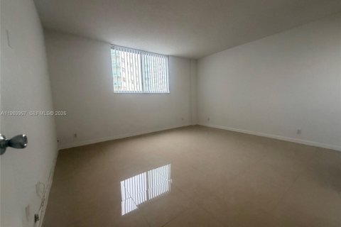 Condo in Hollywood, Florida, 1 bedroom  № 2053067 - photo 14