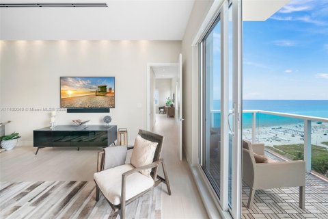 Condo in Miami Beach, Florida, 2 bedrooms  № 2022954 - photo 21