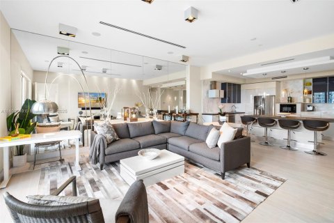 Condo in Miami Beach, Florida, 2 bedrooms  № 2022954