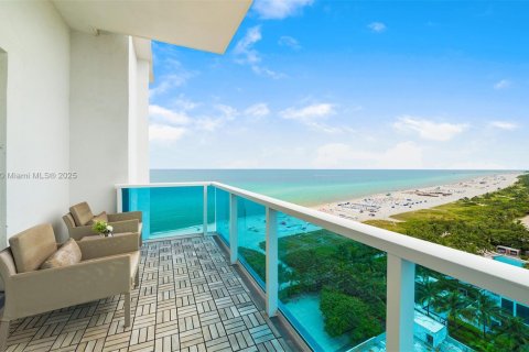 Condo in Miami Beach, Florida, 2 bedrooms  № 2022954 - photo 2