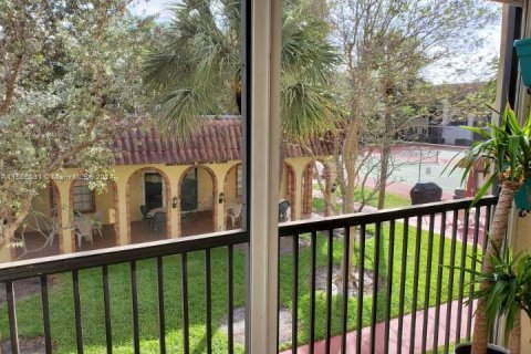 Condo in Pompano Beach, Florida, 2 bedrooms  № 1935098 - photo 30