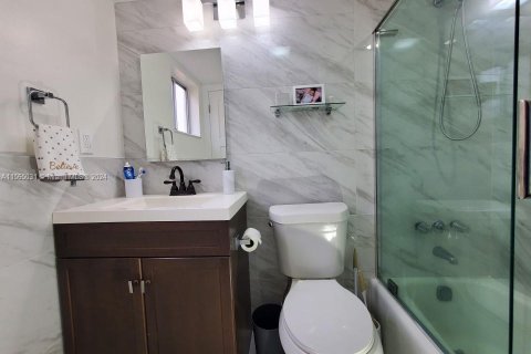 Condo in Pompano Beach, Florida, 2 bedrooms  № 1935098 - photo 19