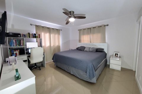 Condo in Pompano Beach, Florida, 2 bedrooms  № 1935098 - photo 16