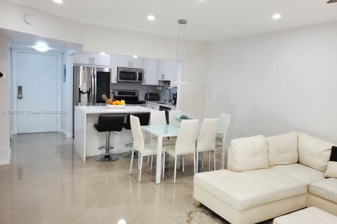 Condo in Pompano Beach, Florida, 2 bedrooms  № 1935098 - photo 7