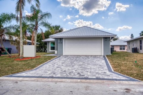 House in Okeechobee, Florida 3 bedrooms, 153.29 sq.m. № 2260978