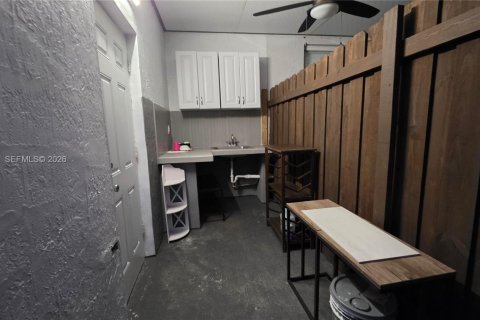 Immobilier commercial à louer à Homestead, Floride: 1 chambre, 144 m2 № 1999184 - photo 4