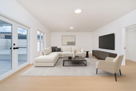 House in Miami, Florida 4 bedrooms, 217.39 sq.m. № 1931656 - photo 2