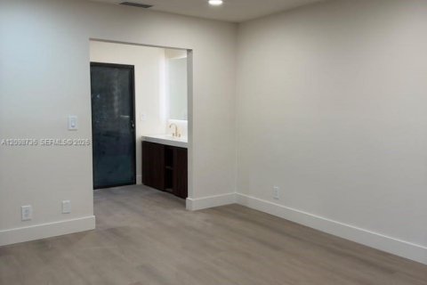 House in Coral Springs, Florida 4 bedrooms, 163.6 sq.m. № 2407617 - photo 17