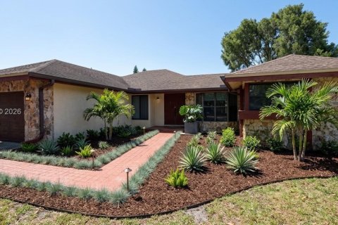 House in Coral Springs, Florida 4 bedrooms, 163.6 sq.m. № 2407617