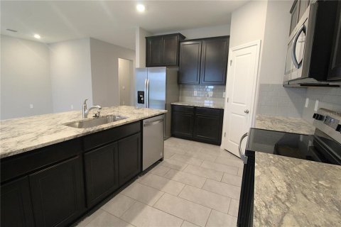Villa ou maison à louer à Bradenton, Floride: 4 chambres, 192.21 m2 № 1905189 - photo 3