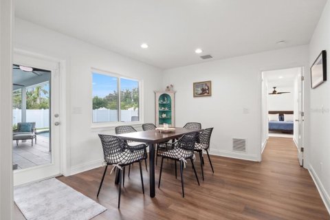 Casa en venta en Orlando, Florida, 4 dormitorios, 190.17 m2 № 2386553 - foto 8