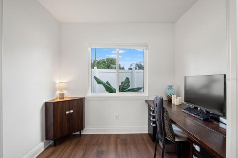 Casa en venta en Orlando, Florida, 4 dormitorios, 190.17 m2 № 2386553 - foto 10