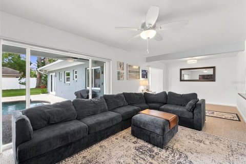 Casa en venta en Orlando, Florida, 4 dormitorios, 190.17 m2 № 2386553 - foto 2