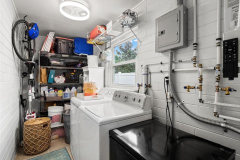Casa en venta en Orlando, Florida, 4 dormitorios, 190.17 m2 № 2386553 - foto 24