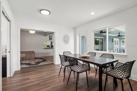 Casa en venta en Orlando, Florida, 4 dormitorios, 190.17 m2 № 2386553 - foto 9