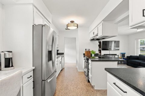 Casa en venta en Orlando, Florida, 4 dormitorios, 190.17 m2 № 2386553 - foto 6