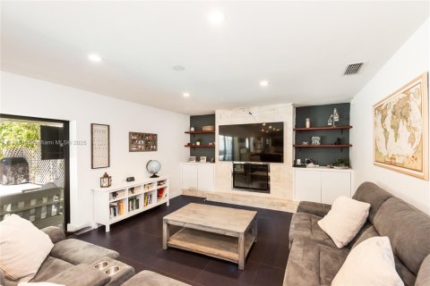 Casa en venta en Pinecrest, Florida, 4 dormitorios, 250.84 m2 № 1708960 - foto 17