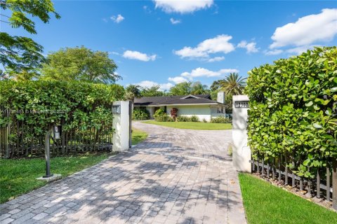Casa en venta en Pinecrest, Florida, 4 dormitorios, 250.84 m2 № 1708960 - foto 1