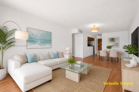 Condo in Miami Beach, Florida, 2 bedrooms № 2088253 - photo 5