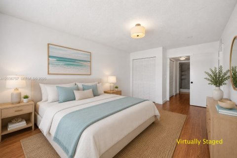 Condo in Miami Beach, Florida, 2 bedrooms № 2088253 - photo 8