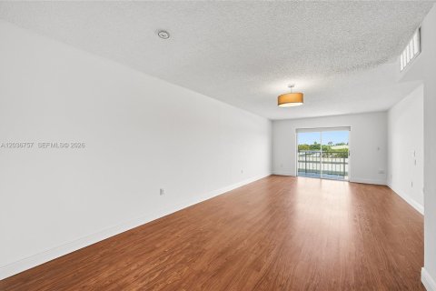 Condo in Miami Beach, Florida, 2 bedrooms № 2088253 - photo 3