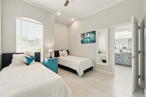 House in Davenport, Florida 4 bedrooms, 265.61 sq.m. № 1732440 - photo 28