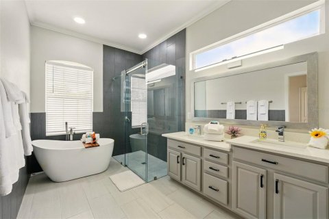 House in Davenport, Florida 4 bedrooms, 265.61 sq.m. № 1732440 - photo 25