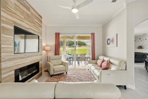 House in Davenport, Florida 4 bedrooms, 265.61 sq.m. № 1732440 - photo 6