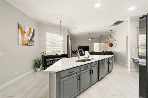 House in Davenport, Florida 4 bedrooms, 265.61 sq.m. № 1732440 - photo 19