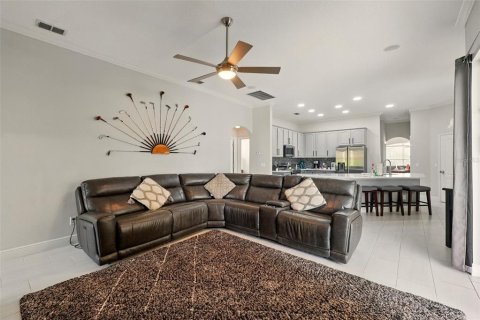 House in Davenport, Florida 4 bedrooms, 265.61 sq.m. № 1732440 - photo 16
