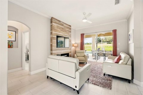 House in Davenport, Florida 4 bedrooms, 265.61 sq.m. № 1732440 - photo 8