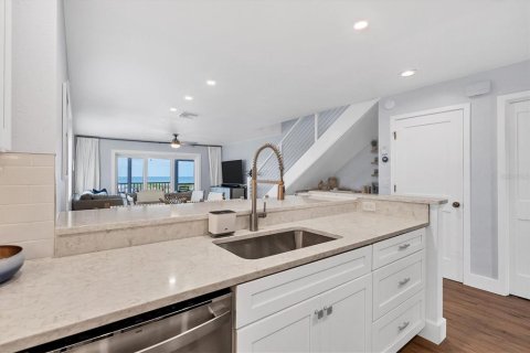 Townhouse in Boca Grande, Florida 2 bedrooms, 118.54 sq.m. № 2429444 - photo 12