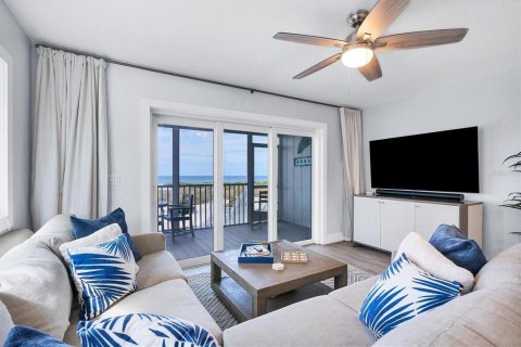 Townhouse in Boca Grande, Florida 2 bedrooms, 118.54 sq.m. № 2429444 - photo 3