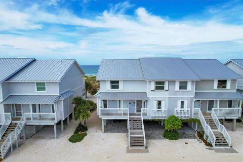 Townhouse in Boca Grande, Florida 2 bedrooms, 118.54 sq.m. № 2429444